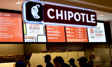 Chipotle says price hikes lift revenue as customer visits slip