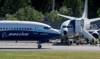 Boeing reports quarterly loss on problems in Air Force One, tanker programs