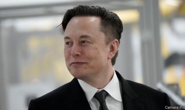 Elon Musk buys Twitter at last
