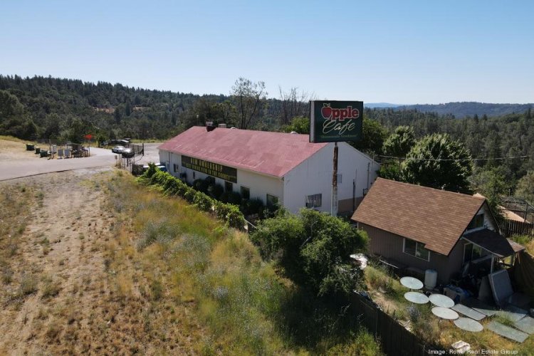 Former Apple Bistro restaurant space listed for lease in El Dorado County