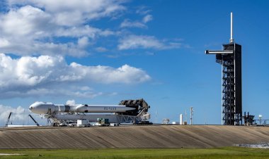 Watch SpaceX's Falcon Heavy, the world's most powerful rocket, launch a Space Force mission