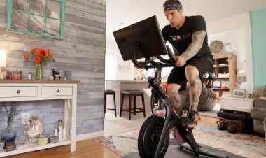 Peloton shares tumble after company offers weak holiday quarter outlook