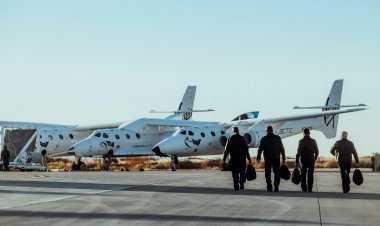 Virgin Galactic CEO outlines remaining steps before commercial spaceflight service begins next year