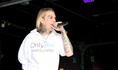 Singer Aaron Carter dies at 34