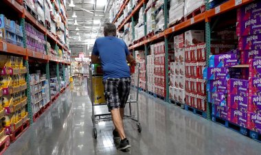 As consumer spending rises, Costco remains the discount retailer to own