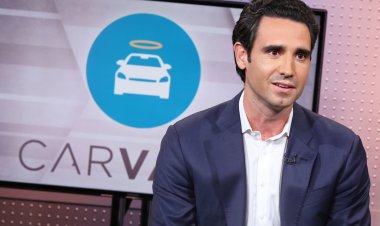 Cowen downgrades Carvana, cites 'lengthened' path to profitability in a difficult macro environment