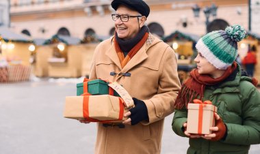 How UPS, FedEx are preparing for the first 'post-pandemic' holiday season