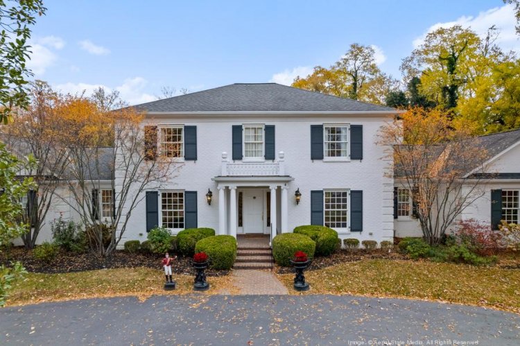 Indian Hills home hits the market for $1.75M (PHOTOS)