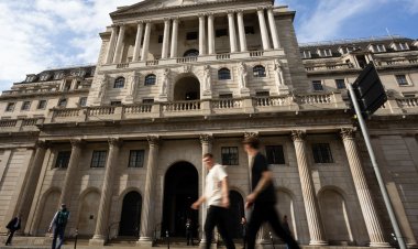 UK banks told to break 'class ceiling' with new targets to boost diversity among senior hires