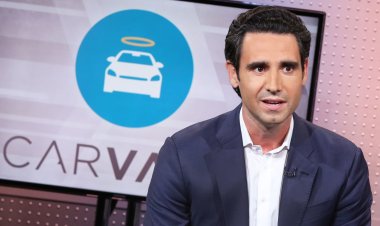 Carvana shares tank as bankruptcy concerns grow for used car retailer