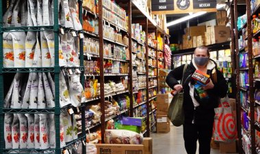 Inflation has peaked — but it's not returning to pre-Covid levels in 2023, Mastercard says