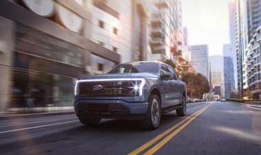 Electric Ford F-150 Lightning named MotorTrend's truck of the year
