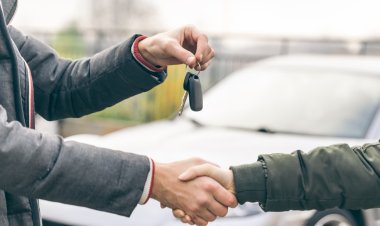 Used car prices are down 3.3% from a year ago — but still 'grossly inflated,' auto expert says. Here's where to find deals