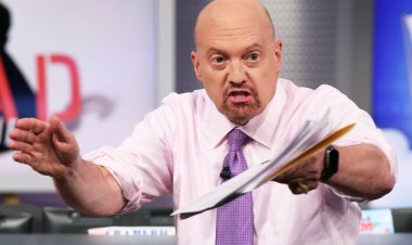 Jim Cramer says the ‘worst of 3 worlds’ helped lead stocks lower on Thursday
