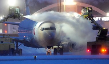 Airlines cancel 10,000 flights during severe winter storms and scramble to rebook holiday travelers