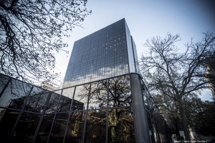 Experts say landlords and brokers will have to get more aggressive to fill downtown offices