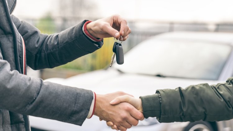 Used car prices are down 3.3% from a year ago — but still 'grossly inflated,' auto expert says. Here's where to find deals
