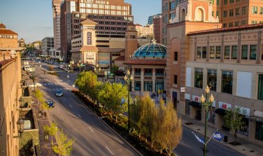 Plaza will add two more tenants: Levi's and high-tech sushi bar