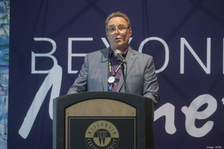 Marty Brooks OK'd for 3.3% compensation increase at Wisconsin Center District
