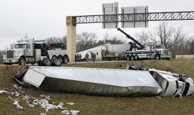 At least 8 dead as ice storm rages in the South, causing travel chaos and outages