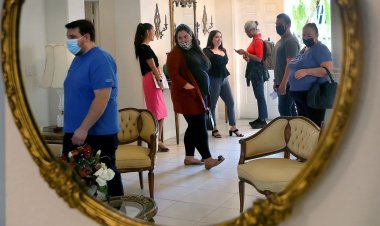 Mortgage rates drop to the 5% range for the first time since September