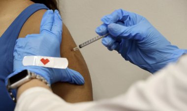 U.S. plans to stop buying Covid shots for the public this fall. Here's what that means for you