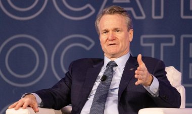 Bank of America cuts CEO Brian Moynihan's pay last year