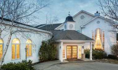 Phoenix Inn Hotel sells for $1.94 million