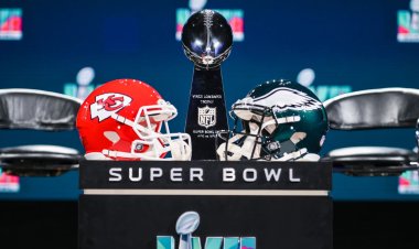 Super Bowl LVII: Eagles, Chiefs, Rihanna and tons of corporate ads take center stage