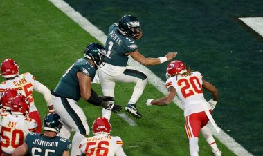 Super Bowl ads 2023 live updates: Will Ferrell stars EV spot, Eagles take the lead