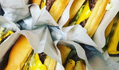 Preston's: A Burger Joint opens for dinner in Clintonville