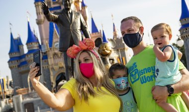 Americans are spending despite high inflation. That likely means more Fed rate hikes ahead