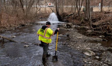 Norfolk Southern CEO says Ohio town safe after chemical train derailment