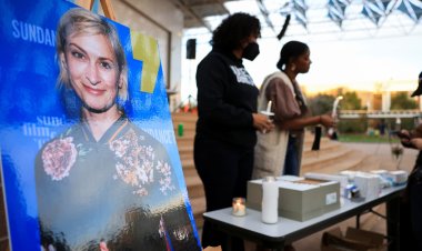 'Rust' prosecutor said gun enhancement for charge was wrong, Alec Baldwin's lawyers say