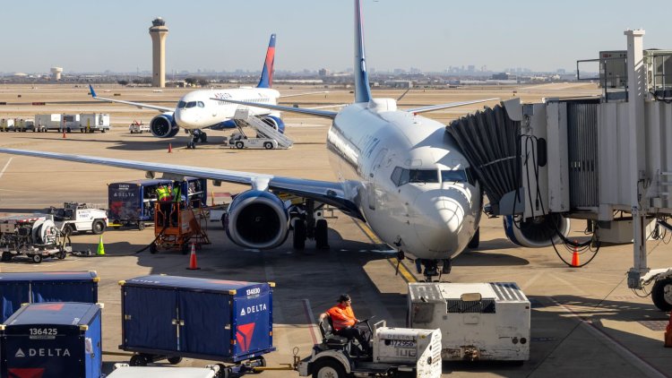 Airlines cancel thousands of flights as Texas ice storm threatens worsening conditions