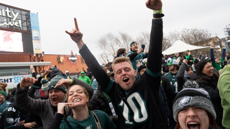 Here are Wall Street's top sports-betting picks ahead of potential record Super Bowl wagers
