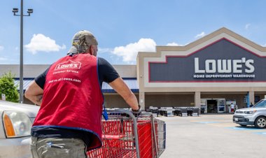 Lowe's offers soft sales outlook as revenue misses expectations