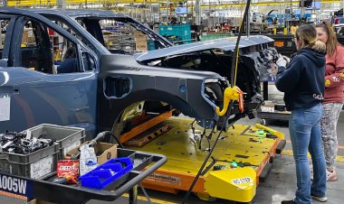 Ford plans to restart production of the electric F-150 Lightning on March 13