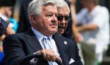 How Carolina Panthers founder Jerry Richardson changed Charlotte and the business of the NFL