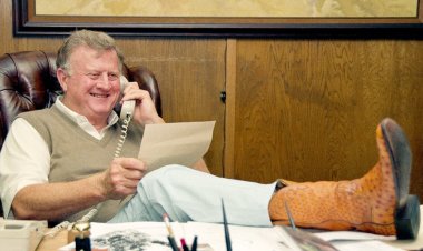 Red McCombs remembered as 'one of a kind' Texas business legend