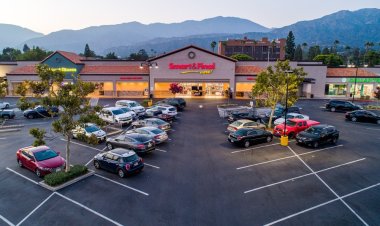 Shopping center anchored by Smart & Final Extra sells for $37 million