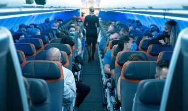 Biden administration urges Congress to ban airlines from charging families to sit together