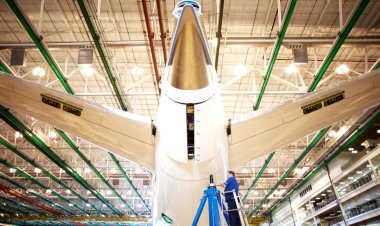 Boeing sells 78 Dreamliner planes to Saudi airlines