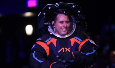 Axiom unveils spacesuits for NASA's upcoming Artemis moon missions