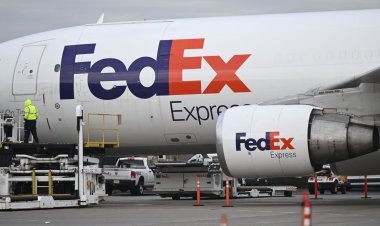 FedEx hikes 2023 earnings forecast as cost-cutting initiatives bear fruit