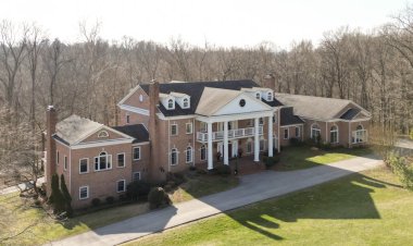 Prospect home with an indoor swimming pool is up for sale for $2.5M (PHOTOS)