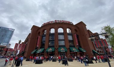 Cardinals' opening day ranks among most expensive options in MLB — except this cost
