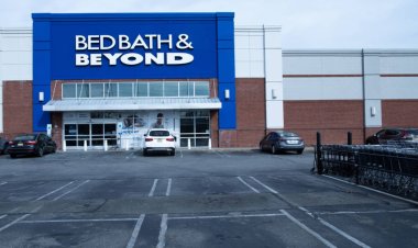Bed Bath & Beyond again warns of bankruptcy if new stock offering doesn't pay off
