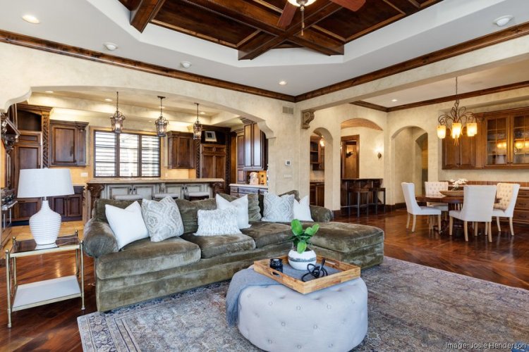 With MLB All-Star Pujols' Leawood mansion sold, a KC luxury estate sale company is on deck