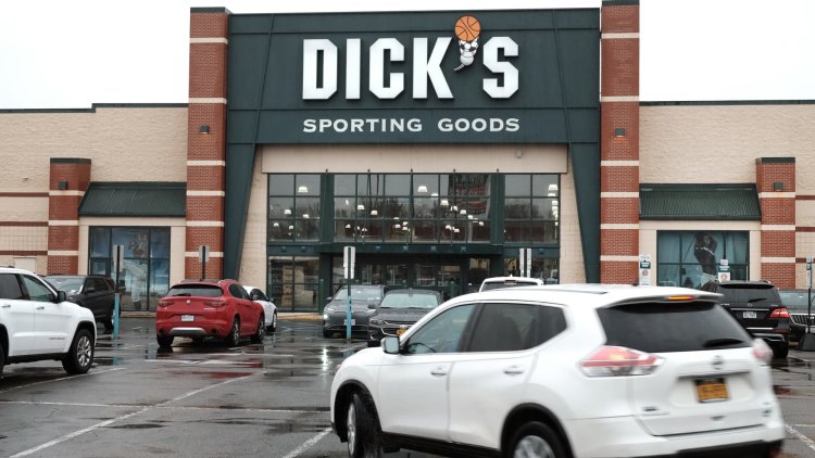 Dick's Sporting Goods smashes same-store sales expectations for holiday quarter